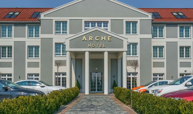 Arche Hotel Czestochowa Exterior