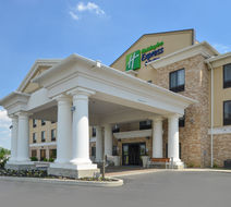 Holiday Inn Express & Suites Exterior