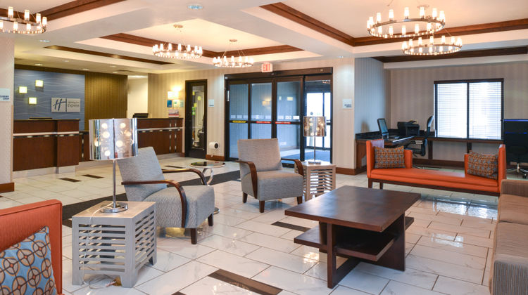 Holiday Inn Express & Suites Lobby