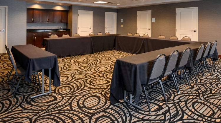 Holiday Inn Express & Suites Meeting