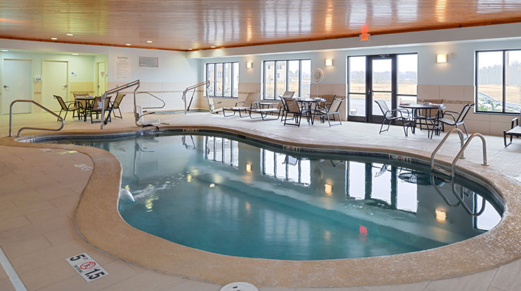 Holiday Inn Express & Suites Pool