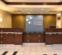 Holiday Inn Express & Suites Lobby