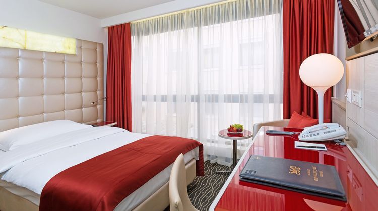 Hotel St Gotthard Room
