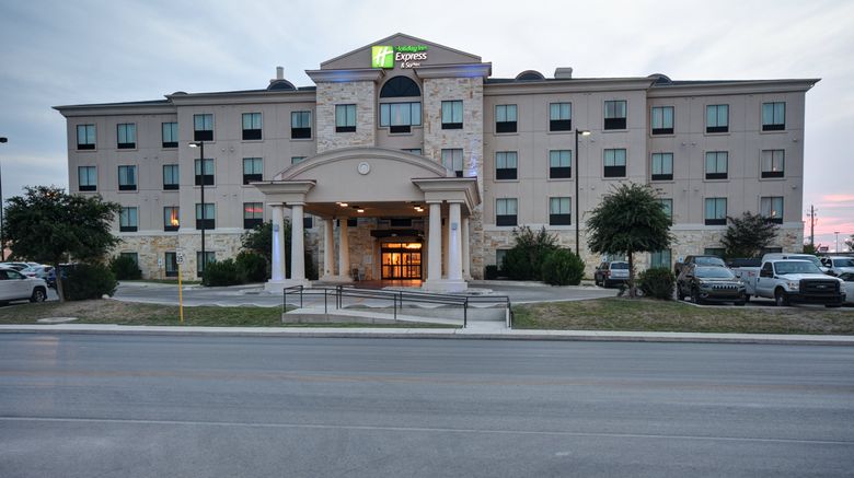 Holiday Inn Express  and  Suites Del Rio Exterior. Images powered by <a href=https://www.travelweekly.com/Hotels/Del-Rio-TX/