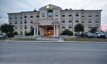 Holiday Inn Express & Suites Del Rio