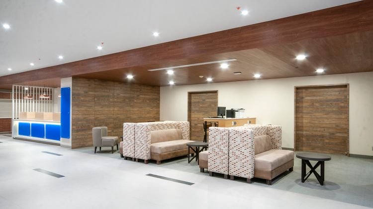 Holiday Inn Express Mexico Basilica Lobby