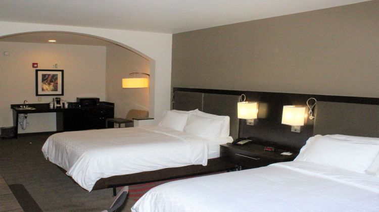 Holiday Inn Express & Suites Rockingham Room
