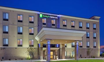 Holiday Inn Express/Stes Lincoln Arpt