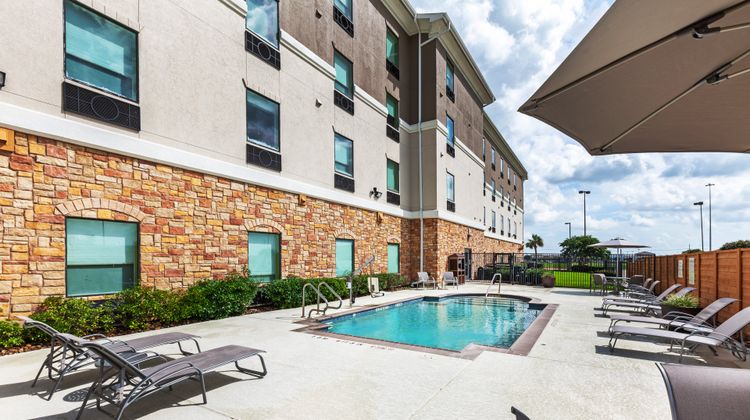 Holiday Inn Express Hotel & Suites Pool