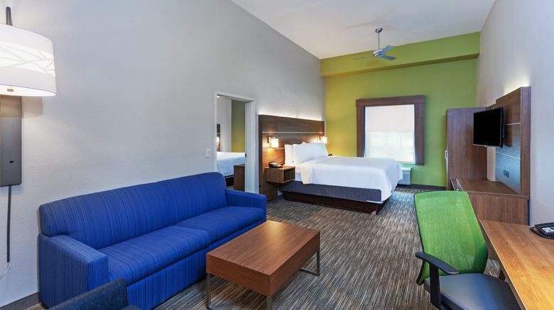 <b>Holiday Inn Express Hotel & Suites Suite</b>. Images powered by <a href="https://www.leonardoworldwide.com/" title="Leonardo Worldwide" target="_blank">Leonardo</a>.