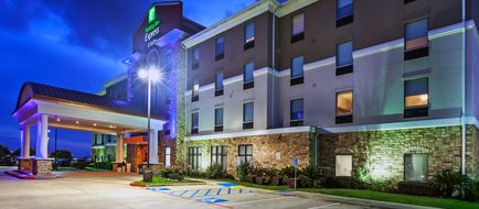 Holiday Inn Express Hotel & Suites Exterior