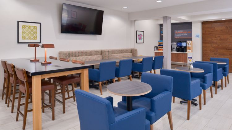 Holiday Inn Express Wixom Restaurant