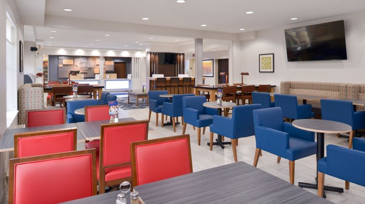 Holiday Inn Express Wixom Restaurant
