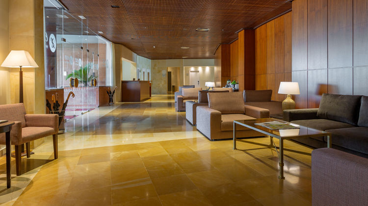 Exe Layos Golf Lobby