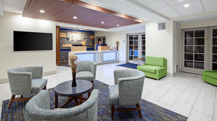 Holiday Inn Express Hotel & Suites Lobby