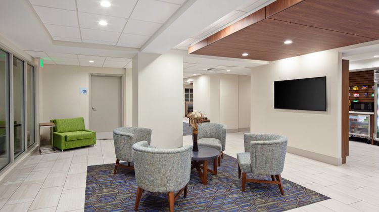 Holiday Inn Express Hotel & Suites Lobby