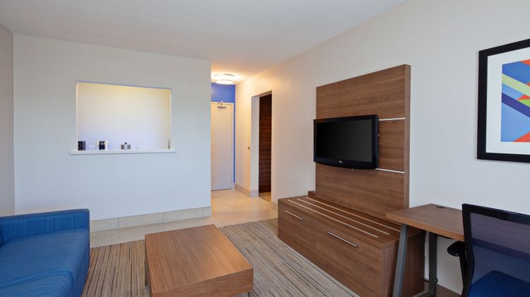 Holiday Inn Express Hotel & Suites Room