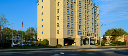 Holiday Inn Express & Suites Exterior