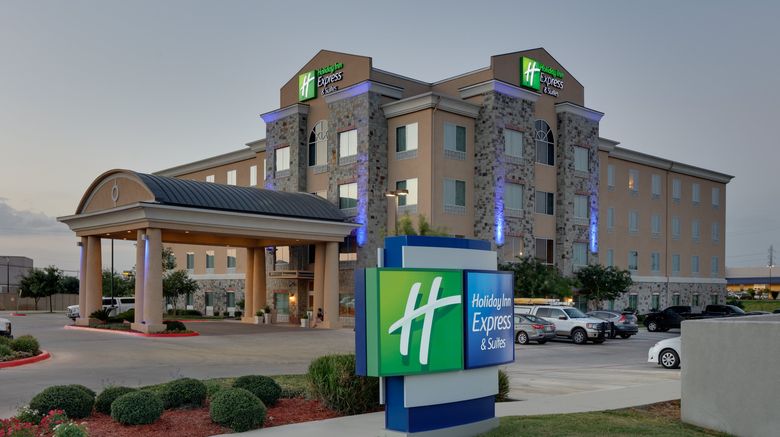 <b>Holiday Inn Express & Suites San Antonio Exterior</b>. Images powered by <a href="https://www.leonardoworldwide.com/" title="Leonardo Worldwide" target="_blank">Leonardo</a>.