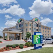 Holiday Inn Express & Suites San Antonio