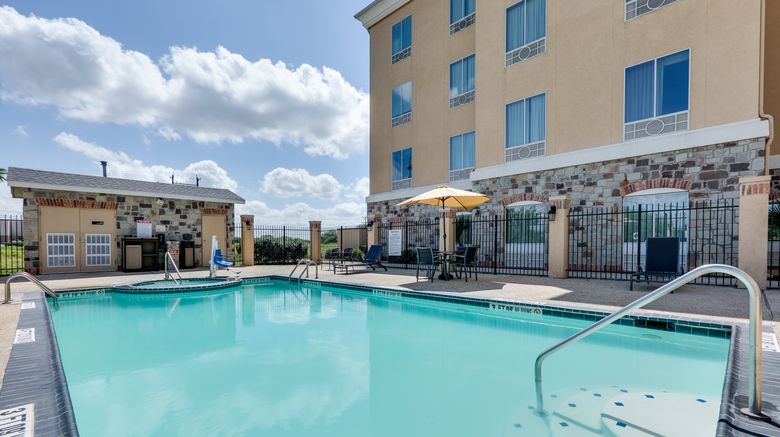 <b>Holiday Inn Express & Suites San Antonio Pool</b>. Images powered by <a href="https://www.leonardoworldwide.com/" title="Leonardo Worldwide" target="_blank">Leonardo</a>.