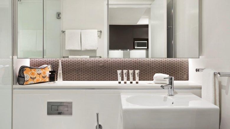 <b>Quest North Sydney Room</b>. Images powered by <a href="https://www.leonardoworldwide.com/" title="Leonardo Worldwide" target="_blank">Leonardo</a>.