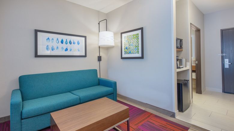 <b>Holiday Inn Express & Suites Surprise Room</b>. Images powered by <a href="https://www.leonardoworldwide.com/" title="Leonardo Worldwide" target="_blank">Leonardo</a>.