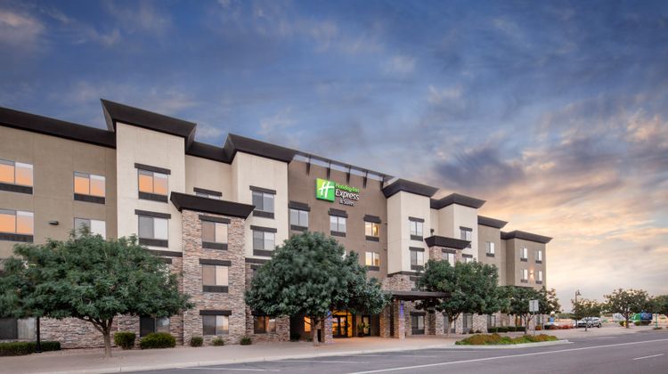 Holiday Inn Express & Suites Surprise Exterior