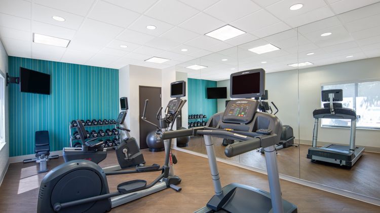 Holiday Inn Express & Suites Surprise Health Club