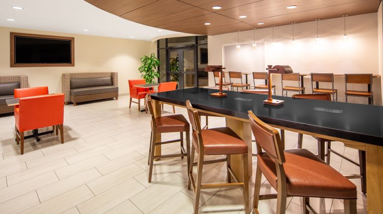Holiday Inn Express & Suites Surprise Lobby