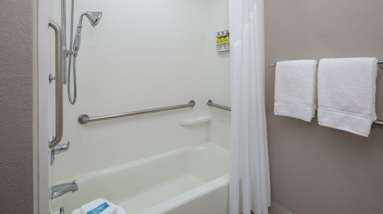 Holiday Inn Express & Suites Surprise Room