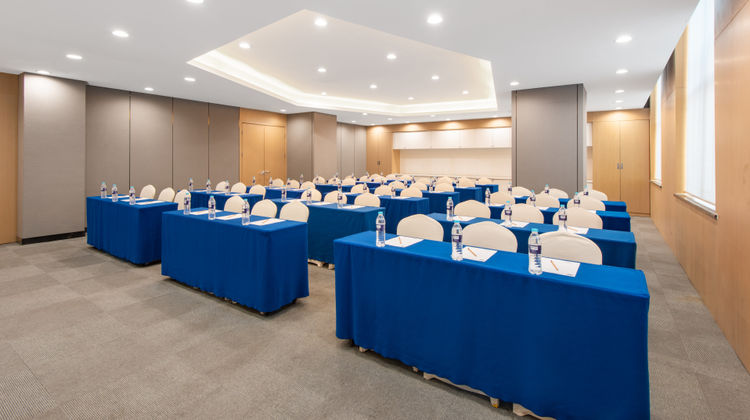 Holiday Inn Express Jinan Sports Center Meeting