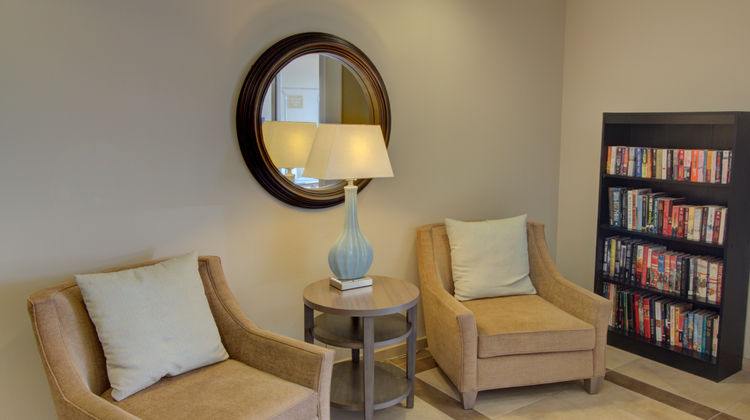 Candlewood Suites Sioux City Lobby