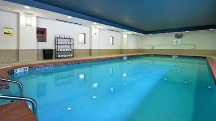 Holiday Inn Express Pool
