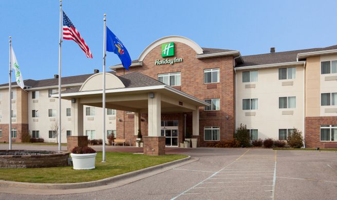 Holiday Inn Hotel & Conference Ctr Exterior