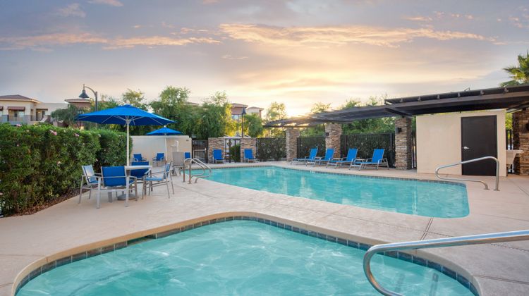 Holiday Inn Express & Suites Surprise Pool