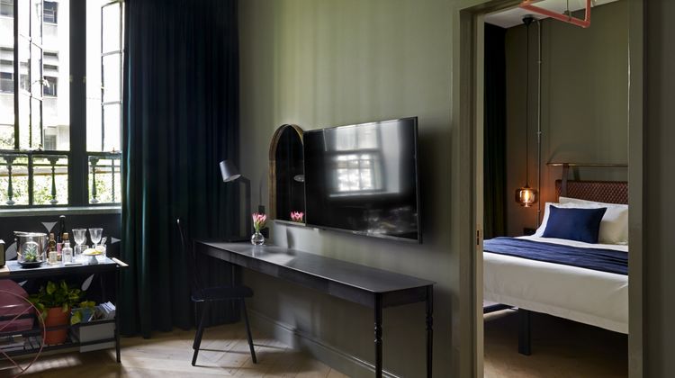 Gorgeous George Hotel Suite