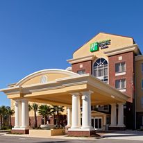 Holiday Inn Express Hotel & Suites