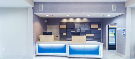 Holiday Inn Express Hotel & Suites Lobby