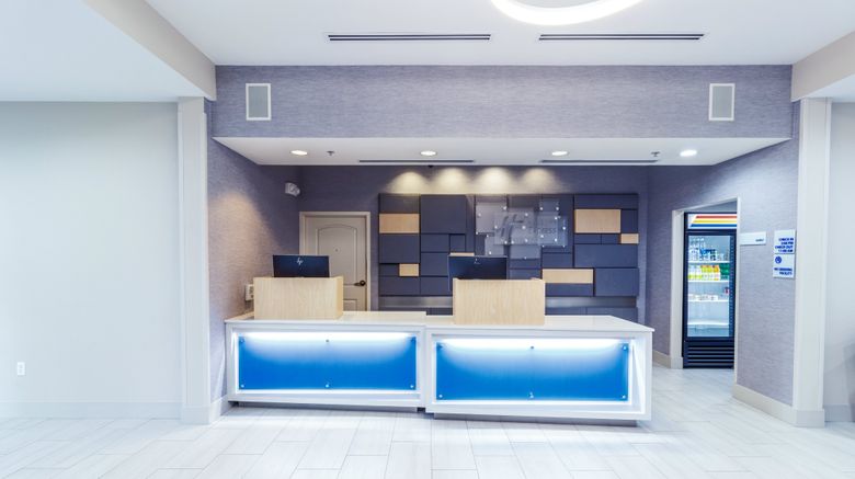 <b>Holiday Inn Express Hotel & Suites Lobby</b>. Images powered by <a href="https://www.leonardoworldwide.com/" title="Leonardo Worldwide" target="_blank">Leonardo</a>.