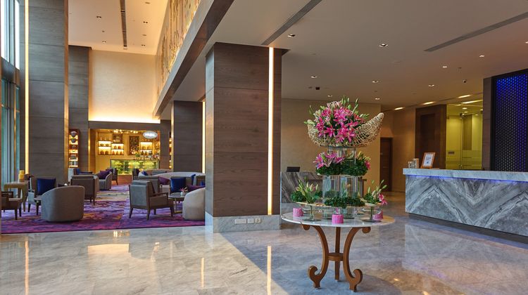 Vivanta Kolkata EM Bypass Lobby