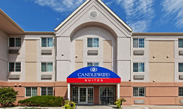 Candlewood Suites Wichita Airport