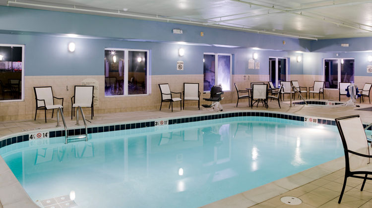 Holiday Inn Express Hotel & Suites Pool