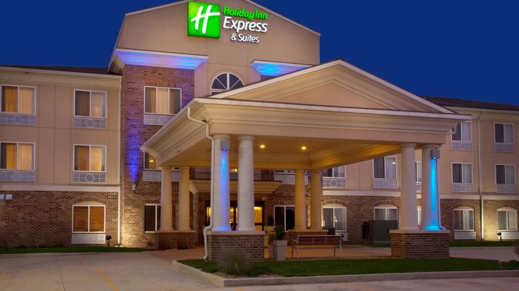Holiday Inn Express Hotel & Suites Exterior