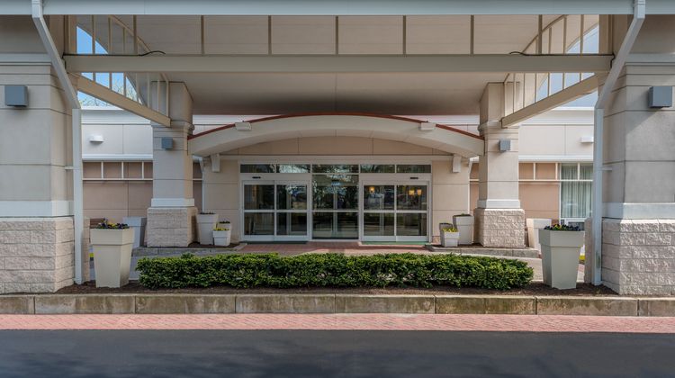 Holiday Inn South Kingston Exterior