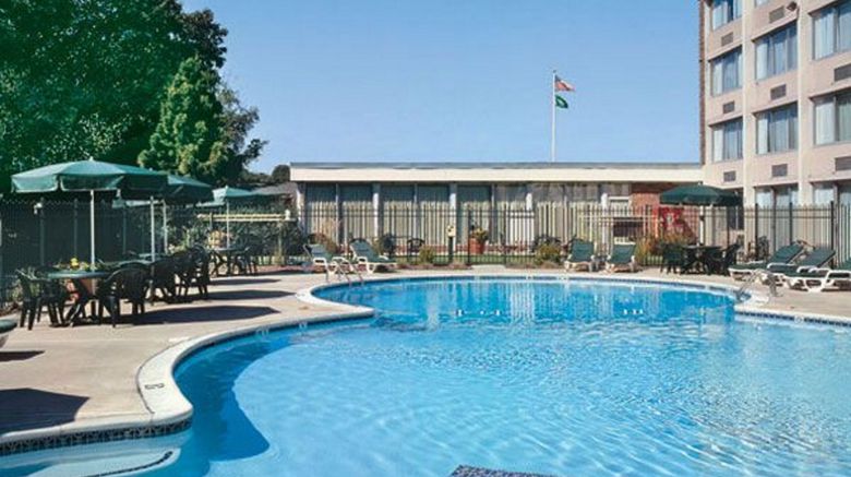 <b>Holiday Inn South Kingston Pool</b>. Images powered by <a href="https://www.leonardoworldwide.com/" title="Leonardo Worldwide" target="_blank">Leonardo</a>.