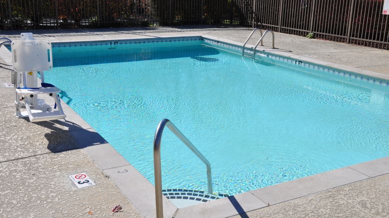 <b>Holiday Inn Express Brentwood South Lobby</b>. Images powered by <a href="https://www.leonardoworldwide.com/" title="Leonardo Worldwide" target="_blank">Leonardo</a>.