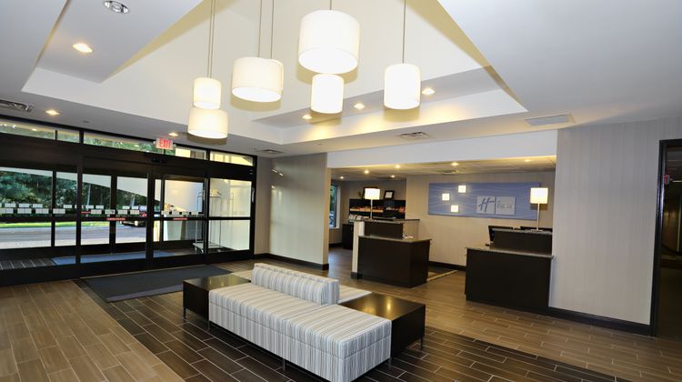Holiday Inn Express Brentwood South Exterior