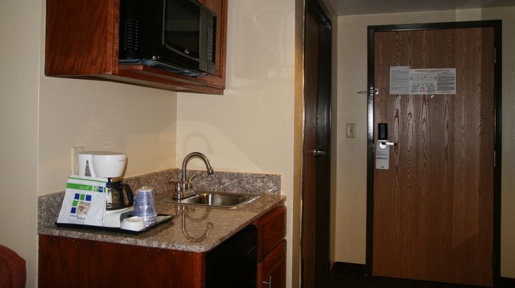 Holiday Inn Express Hotel & Suites Room