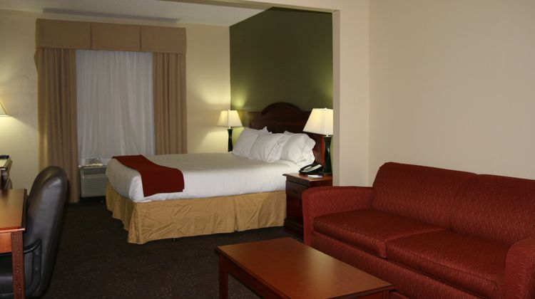 Holiday Inn Express Hotel & Suites Room